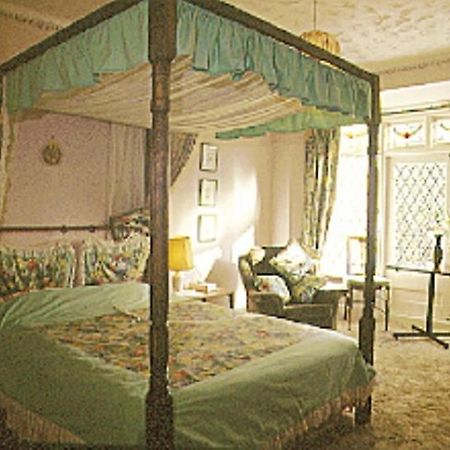 The Tudor Court Hotel Solihull Habitación foto